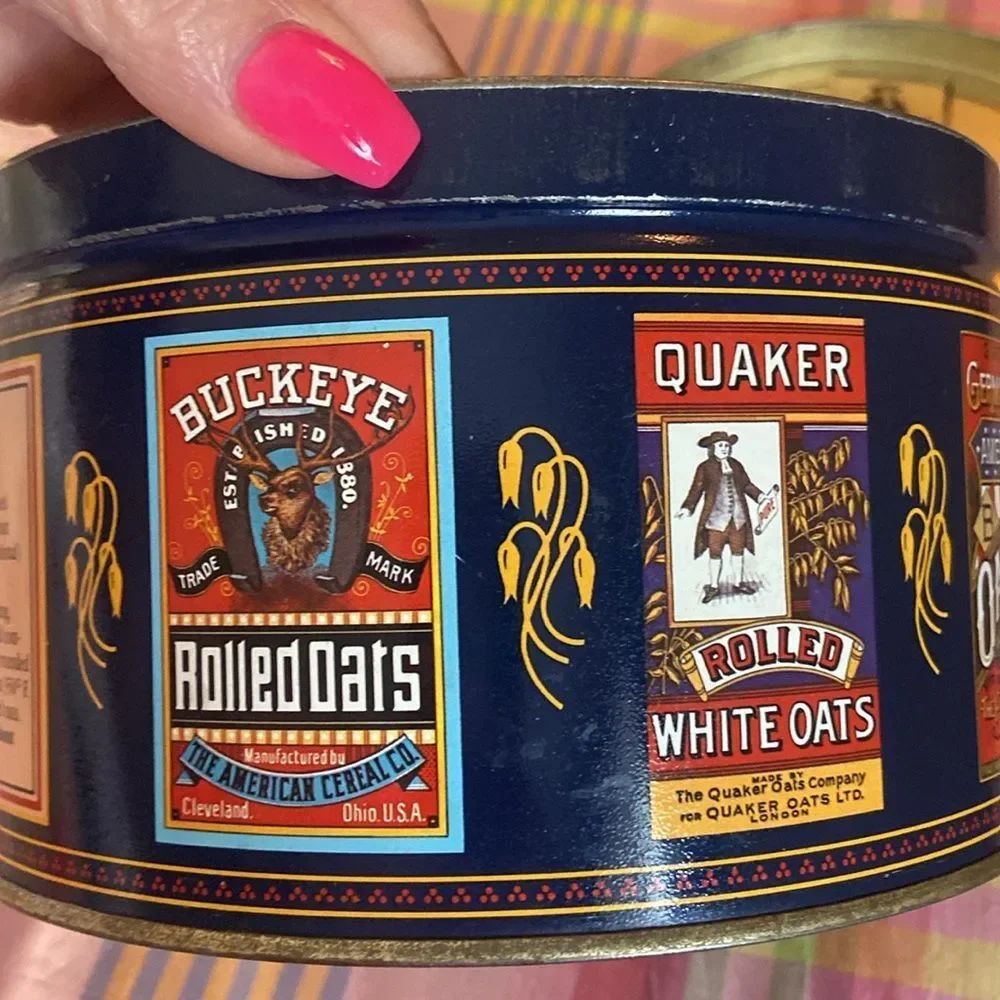 Vintage pure Quaker Oats storage tin